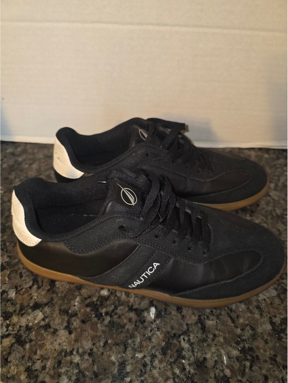 Nautica Keota Women Black Sneaker Cushion Comfort Casual Shoe Size 9.  Used